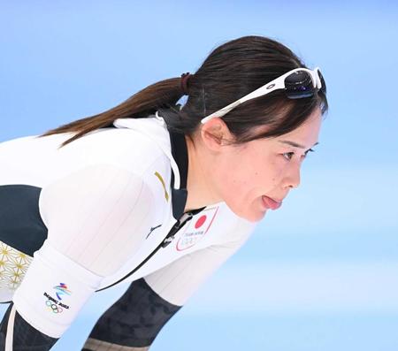 　レースを終えて舌を出す郷亜里砂