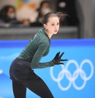 　公式練習で調整を行ったワリエワ（撮影・堀内翔）