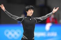 練習を終えてあいさつをする羽生（撮影・堀内翔）