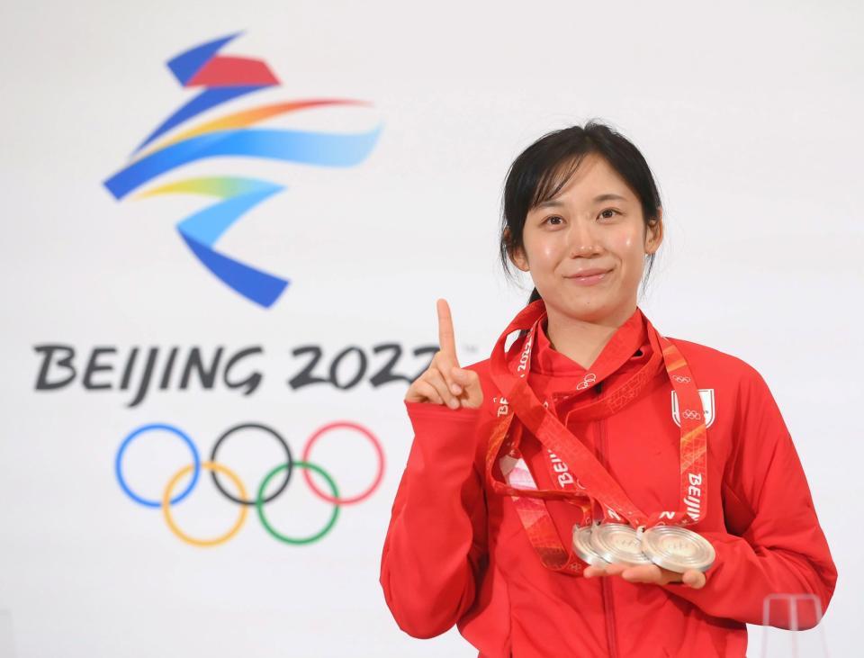 高木美帆 ヨハンコーチと１５秒抱擁 周りからは顔が元気にと 安心感戻った 北京五輪 デイリースポーツ Online