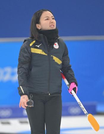 　第６エンド、ショットに満足いかず、悔しそうな表情を見せる藤沢五月（撮影・高部洋祐）