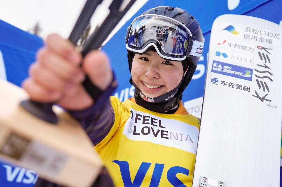 　スノーボードＷ杯の女子パラレル大回転で優勝した三木つばき（共同）