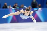 団体女子ＳＰ　演技する坂本花織＝ミラノ（共同）