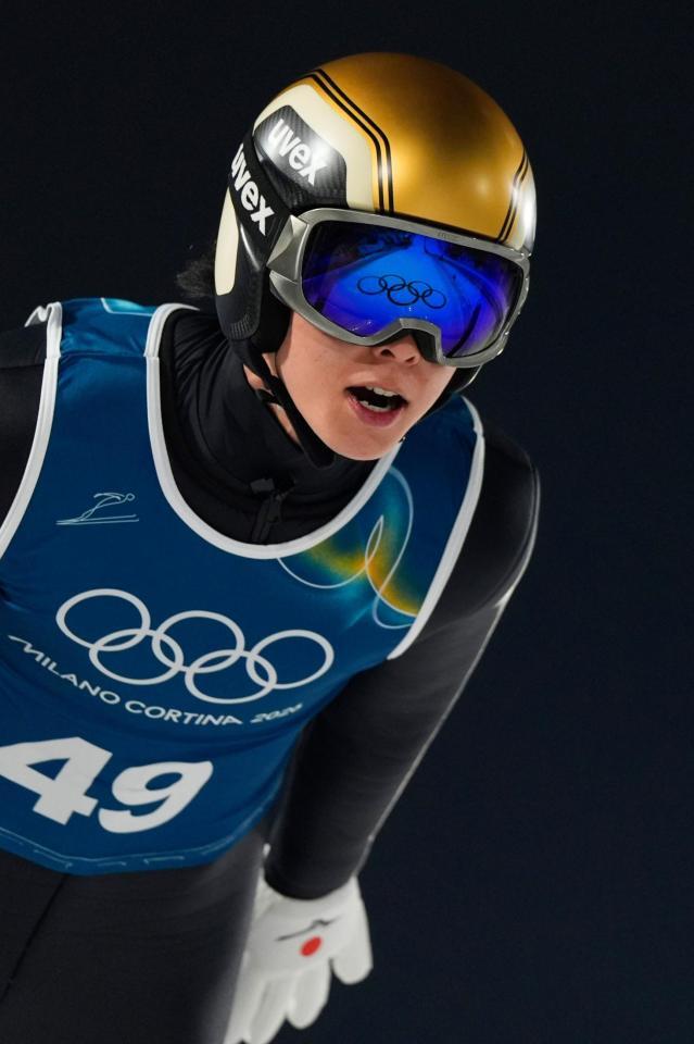 男子個人ノーマルヒルの公式練習で飛躍する小林陵侑＝プレダッツォ（共同）