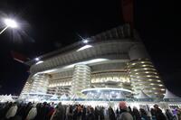 多くの人々が集まり開会式が行われたサンシーロオリンピックスタジアム（撮影・吉澤敬太）