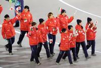 入場した日本選手団＝ジョゼッペ・メアッツァ競技場