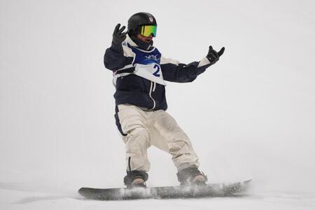 スノーボード男子ビッグエア決勝の木俣椋真（写真提供・ＡＰ／アフロ）