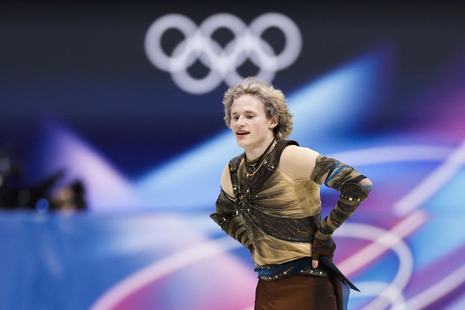 団体男子ＳＰの演技を終えたイリア・マリニン（共同）