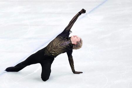 団体男子フリー　演技するイリア・マリニン（共同）