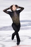 団体男子フリー　演技するイリア・マリニン（共同）