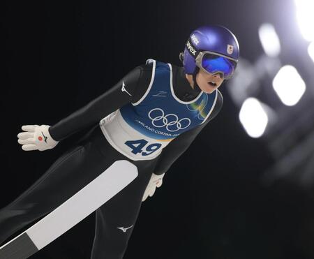 飛躍する小林陵侑＝プレダッツォ・ジャンプ競技場（撮影・吉澤敬太）