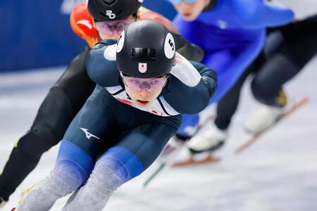 滑走する宮田将吾＝ミラノ（共同）