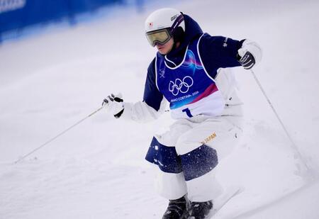 コブを攻める堀島行真＝リビーニョ（共同）