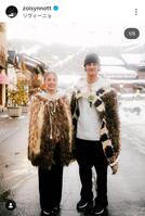 ゾイ・サドフスキシノットのインスタグラム（＠ｚｏｉｓｙｎｎｏｔｔ）から