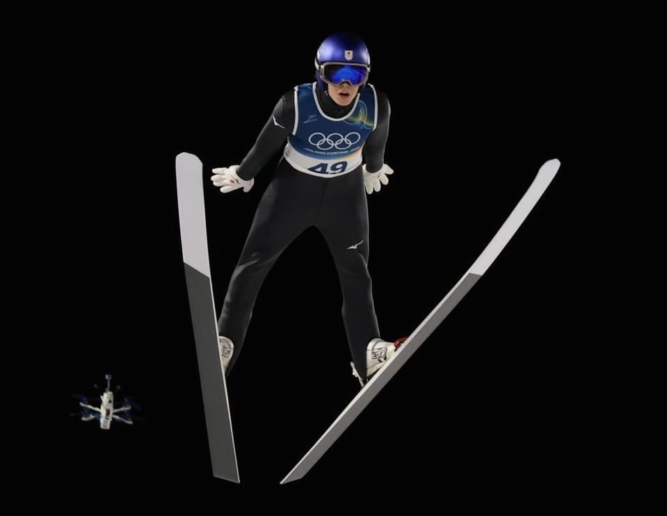 飛躍する小林陵侑＝プレダッツォ・ジャンプ競技場（撮影・吉澤敬太）