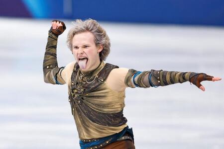 男子ＳＰ　演技するイリア・マリニン＝ミラノ（共同）