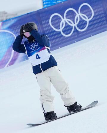 男子ハーフパイプの公式練習で調整する平野歩夢＝リビーニョ（共同）