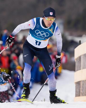 後半距離で力走する渡部暁斗＝テーゼロ（共同）