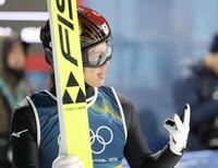 飛躍を終え、ポーズを決める二階堂蓮（撮影・吉澤敬太）