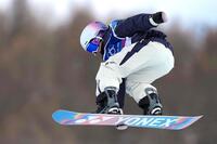 エアを決める冨田せな＝リビーニョ（共同）