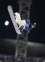 エアトリックを決める平野歩夢（撮影・吉澤敬太）