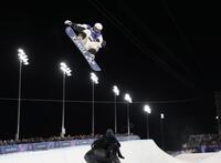 エアトリックを決める戸塚優斗（撮影・吉澤敬太）