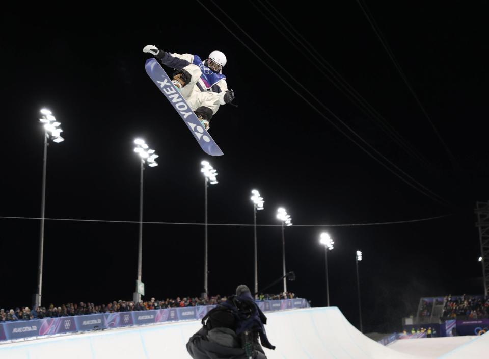 エアトリックを決める戸塚優斗（撮影・吉澤敬太）