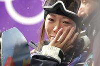 涙する冨田せな＝リビーニョ・エアリアル・モーグルパーク（撮影・吉澤敬太）