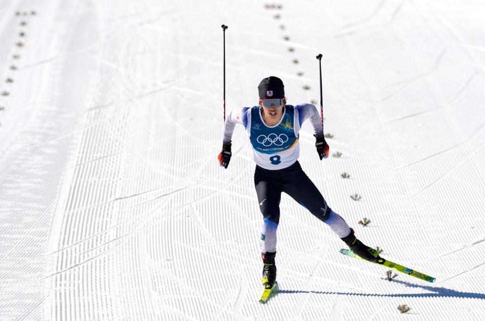 ゴールに向かう山崎大翔