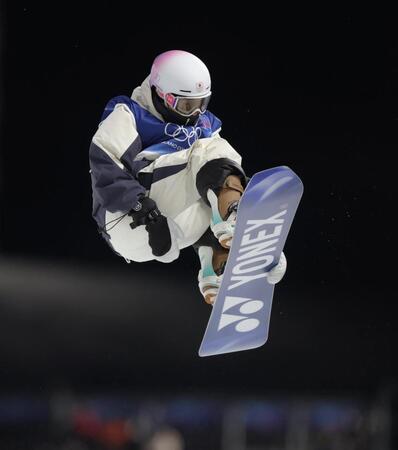 エアトリックを決める戸塚優斗（撮影・吉澤敬太）