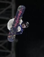 　男子ハーフパイプ決勝　技を決める平野歩夢＝リビーニョ（共同）