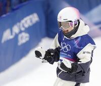 エアトリックを決め喜ぶ戸塚優斗（撮影・吉澤敬太）