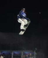 エアトリックを決める平野歩夢（撮影・吉澤敬太）