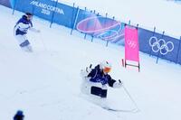 コブを攻める冨高日向子（右）