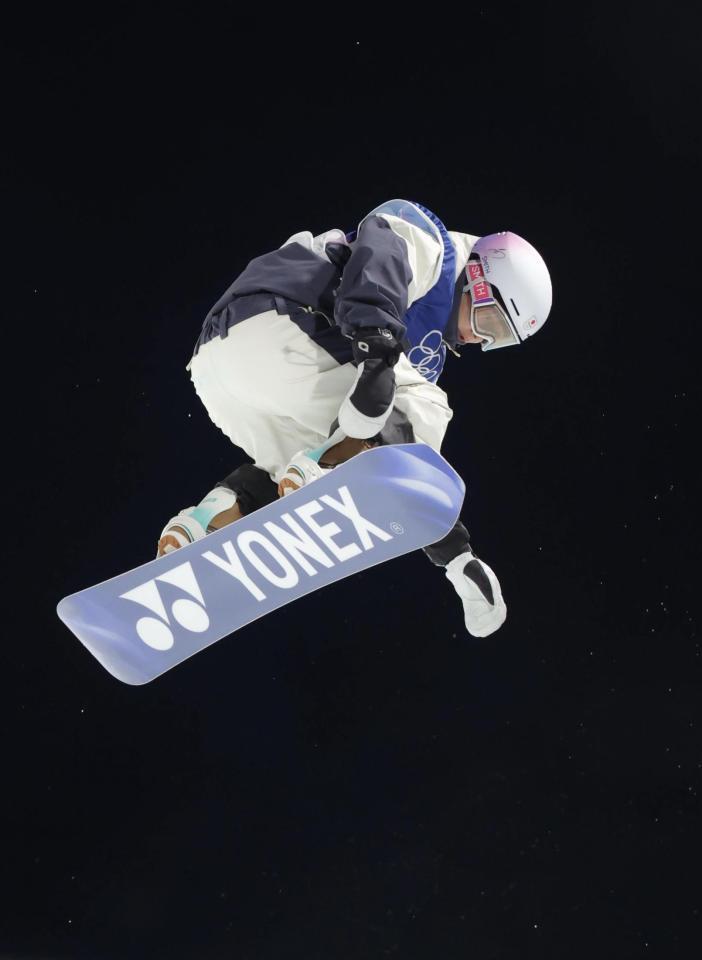 高々と舞う戸塚優斗＝リビーニョ・スノーパーク（撮影・吉澤敬太）