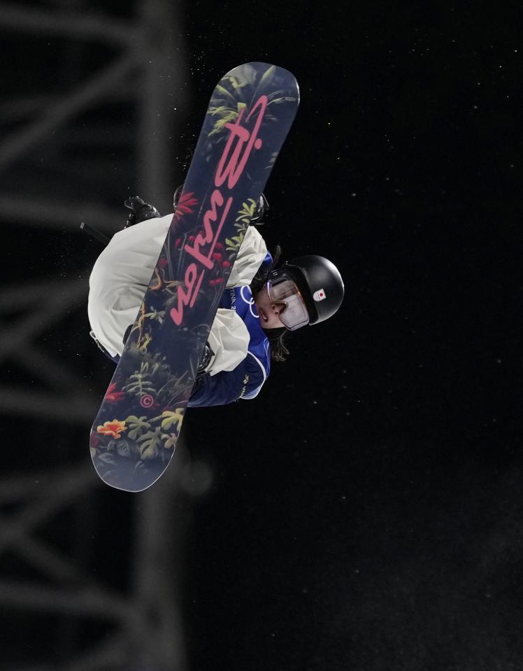 　男子ハーフパイプ決勝　技を決める平野歩夢＝リビーニョ（共同）