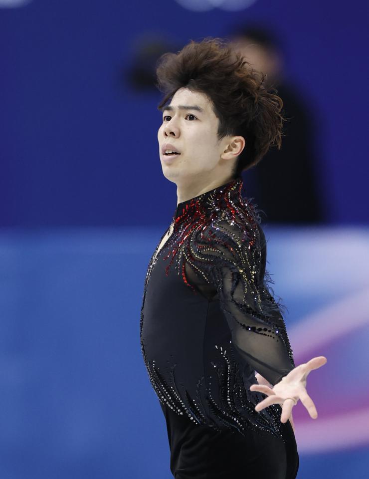 　男子フリー　演技する佐藤駿＝ミラノ（共同）(2)