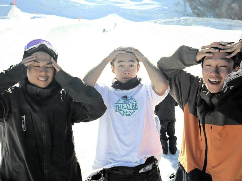 （左から）平野流佳、戸塚優斗、口寸保頼央さん（ヨネックス口寸保頼央さん提供）