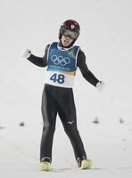 　男子個人ラージヒル　１回目の着地を決め、ガッツポーズする二階堂蓮＝プレダッツォ（共同）