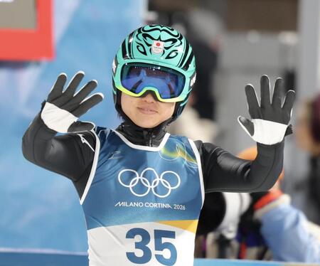 4大会連続出場の伊藤有希は14位 2回目は距離伸ばせず 「ありがとうございました」と笑顔ものぞく 五輪初採用のラージヒル