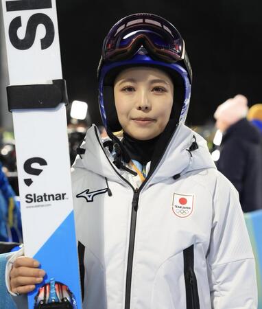 試合を終え、優しく微笑む高梨沙羅＝プレダッツォ・ジャンプ競技場（撮影・吉澤敬太）