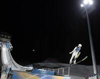 ラージヒルから飛び出す丸山希＝プレダッツォ・ジャンプ競技場（撮影・吉澤敬太）