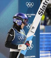 女子個人ラージヒル　１回目の飛躍を終えた高梨沙羅＝プレダッツォ（共同）