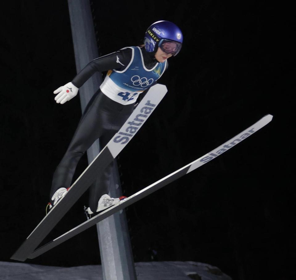 飛躍する高梨沙羅＝プレダッツォ・ジャンプ競技場（撮影・吉澤敬太）