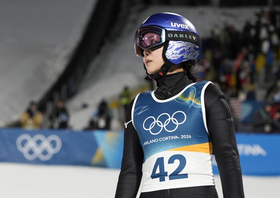 女子個人ラージヒル　２回目の飛躍を終えた高梨沙羅＝プレダッツォ（共同）