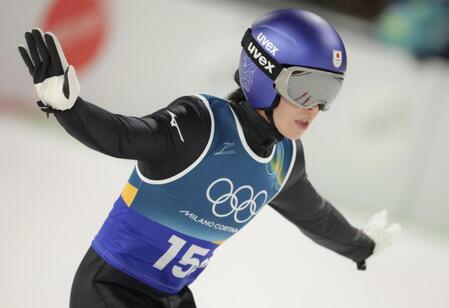 着地する小林陵侑＝プレダッツォ・ジャンプ競技場（撮影・吉澤敬太）