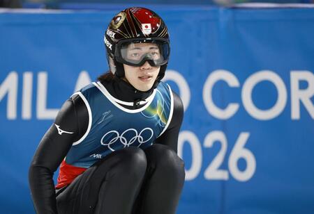 男子スーパー団体　２回目の飛躍を終えた二階堂蓮＝プレダッツォ（共同）