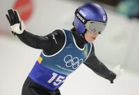 着地する小林陵侑＝プレダッツォ・ジャンプ競技場（撮影・吉澤敬太）