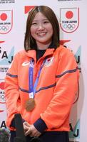 帰国し会見するスノーボード女子ハーフパイプ銅の小野光希