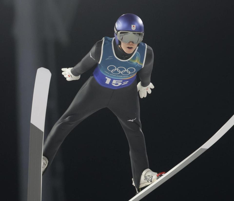 飛躍する小林陵侑（撮影・吉澤敬太）